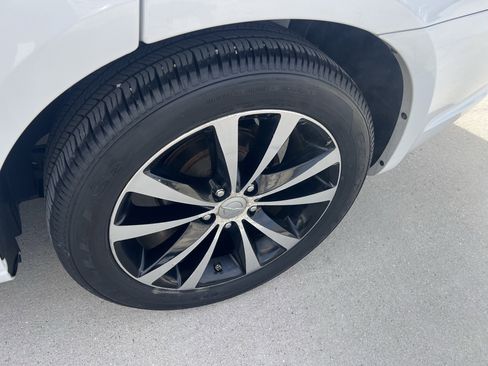 Used 2013 Chrysler 200 Limited image 4
