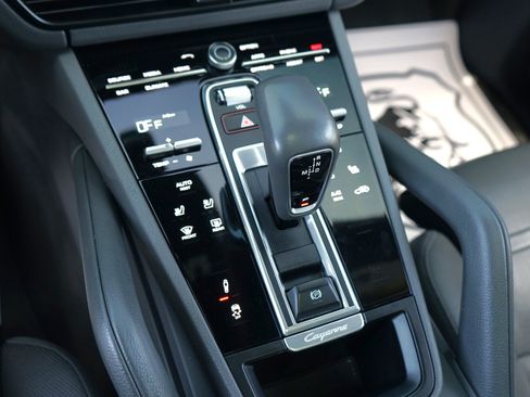 Used 2020 Porsche Cayenne S AWD/4WD image 25