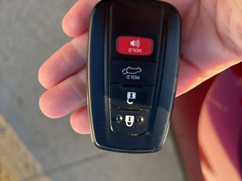 Used 2021 Toyota RAV4 Limited image 36