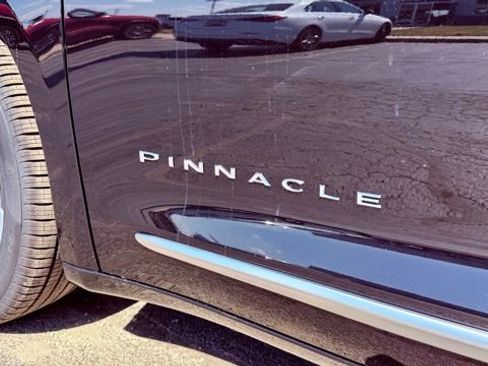 New 2026 Chrysler Pacifica Pinnacle image 3