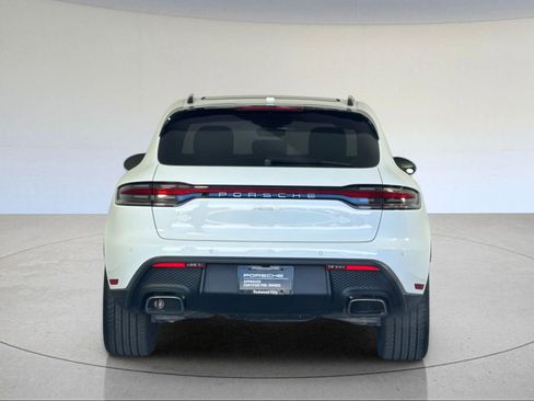 Certified 2025 Porsche Macan image 7
