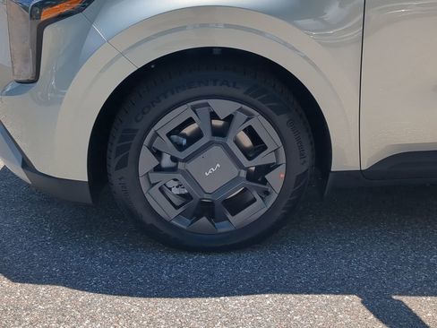 New 2026 Kia Carnival EX image 10