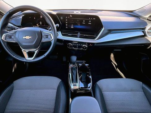 Certified 2024 Chevrolet Trax LT w/ LT Convenience Package image 14