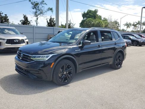 Certified 2023 Volkswagen Tiguan SE R-Line FWD image 9