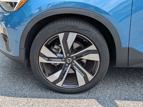 Certified 2023 Volvo XC40 B5 Plus w/ Protection Package Premier AWD/4WD image 10