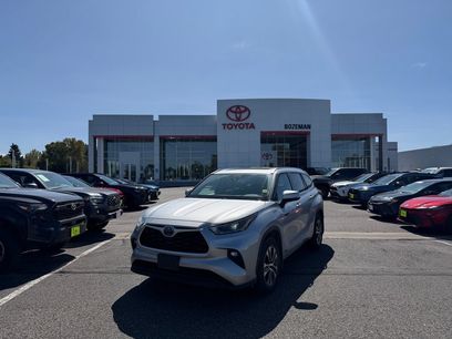 Used 2021 Toyota Highlander XLE
