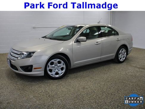 Used 2010 Ford Fusion SE image 1