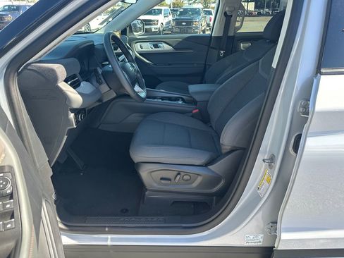 New 2025 Ford Explorer Active image 32