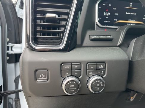 Used 2026 GMC Sierra 2500 Denali w/ Denali Reserve Package AWD/4WD image 14