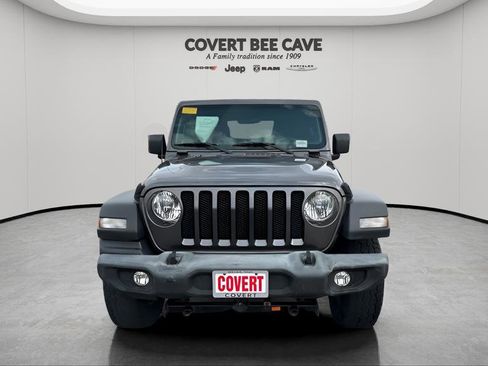 Used 2019 Jeep Wrangler Sport S image 2