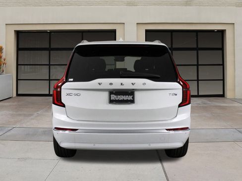 New 2026 Volvo XC90 T8 Plus w/ Protection Package Premier image 4