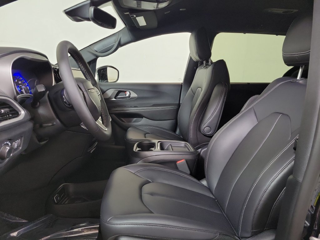 New 2027 Chrysler Pacifica Select FWD image 12
