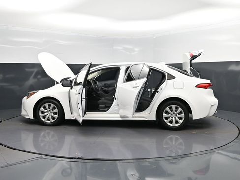 Used 2022 Toyota Corolla LE FWD image 47