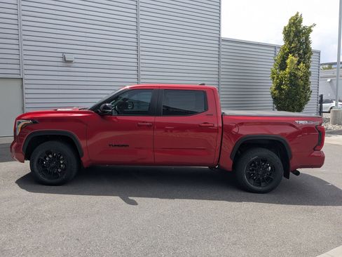 Used 2024 Toyota Tundra Limited w/ TRD Off-Road Package AWD/4WD image 8