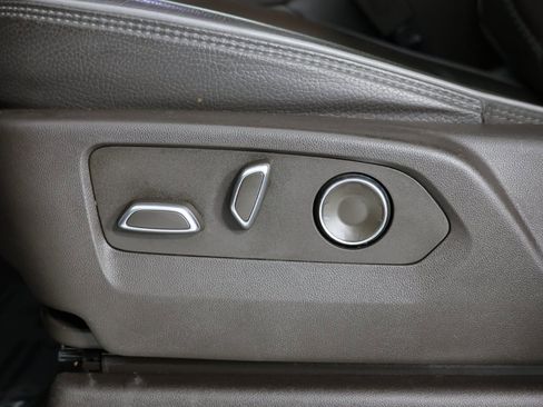 Used 2024 GMC Sierra 3500 Denali w/ Denali Reserve Package image 25