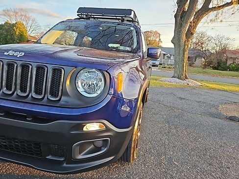 Used 2017 Jeep Renegade Latitude image 10