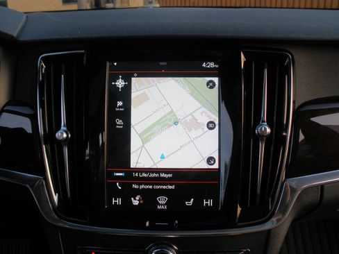 Used 2018 Volvo S90 T5 Momentum image 39