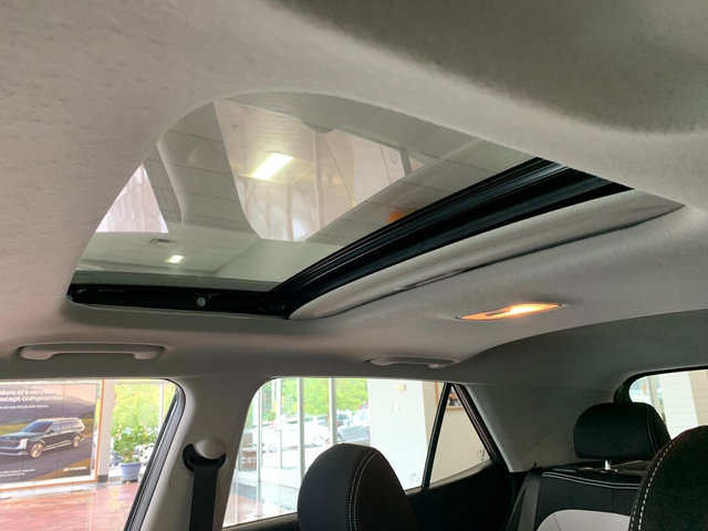 Certified 2026 Hyundai Venue SEL FWD image 22