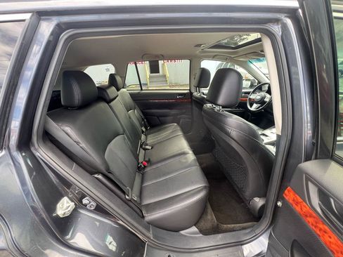 Used 2011 Subaru Outback 2.5i Limited w/ PWR Moonroof Pkg AWD/4WD image 16