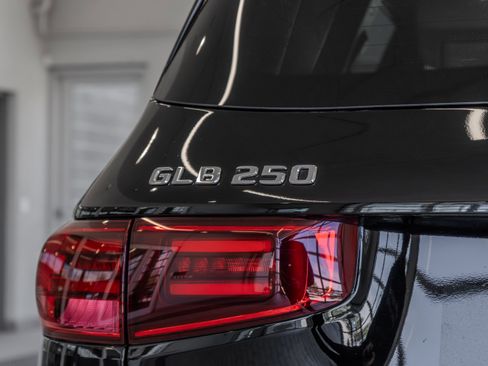 Certified 2026 Mercedes-Benz GLB 250 4MATIC image 22