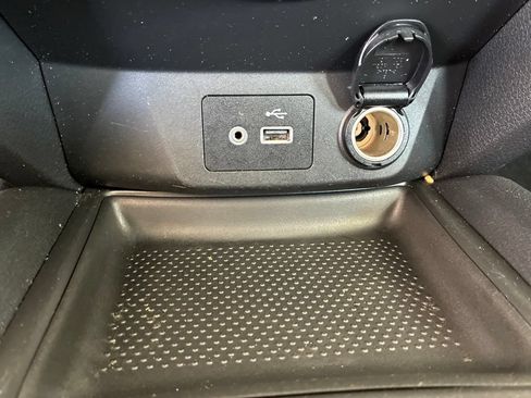 Used 2020 Nissan Rogue S FWD image 31