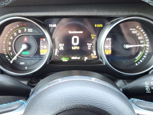 Used 2023 Jeep Wrangler Unlimited Rubicon 4xe w/ Cold Weather Group AWD/4WD image 17