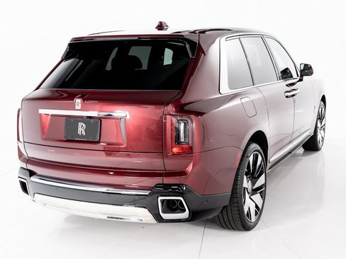 Used 2025 Rolls-Royce Cullinan image 5