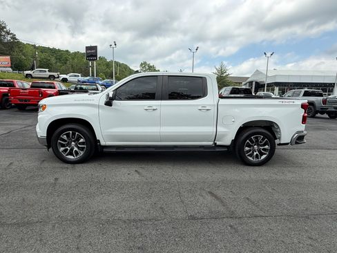 Used 2023 Chevrolet Silverado 1500 LT AWD/4WD image 2