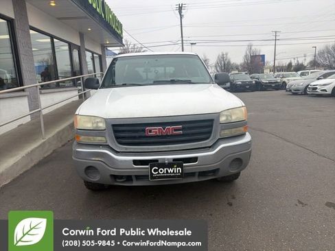 Used 2005 GMC Sierra 1500 W/T image 2