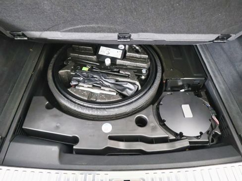 Used 2019 Audi Q8 Premium Plus w/ Premium Plus image 13