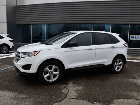 Used 2016 Ford Edge SE image 2