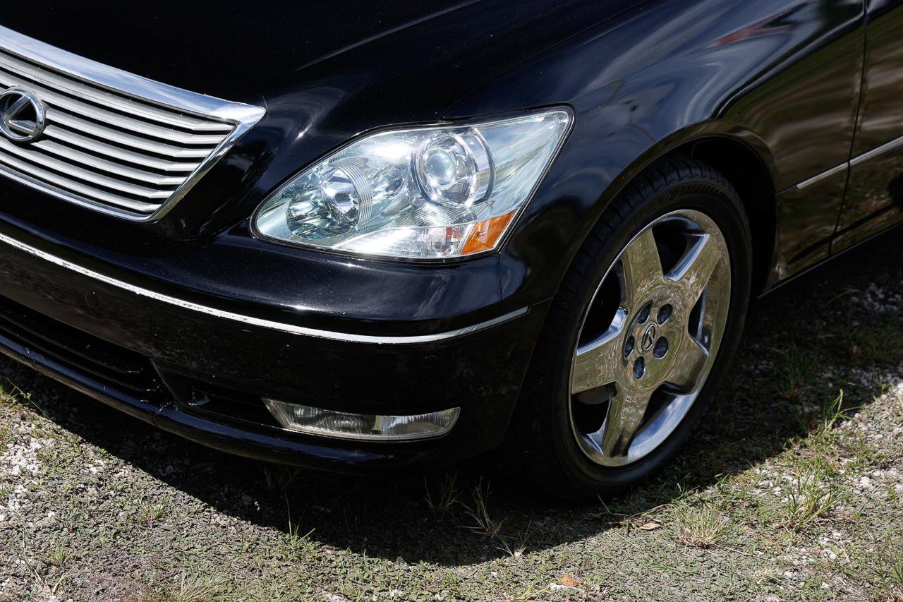 Used 2005 Lexus LS 430 w/ Premium Pkg RWD image 28