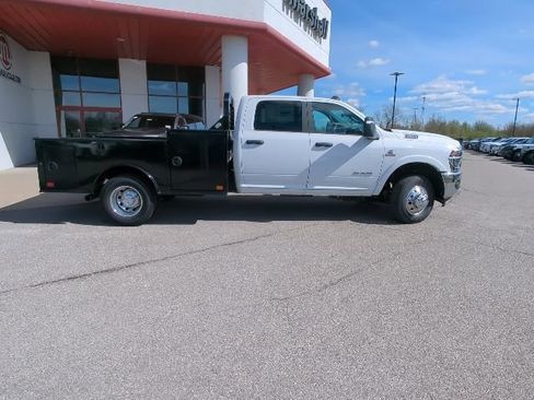 New 2026 RAM 3500 Big Horn AWD/4WD image 28