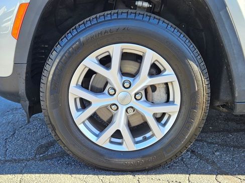 Used 2022 Jeep Grand Cherokee Limited image 30