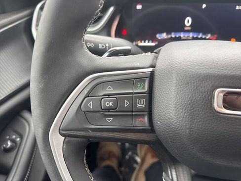 Used 2024 Jeep Grand Cherokee Altitude image 11