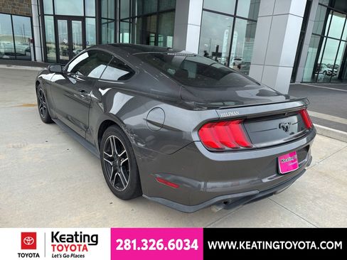 Used 2019 Ford Mustang Coupe w/ Black Accent Package RWD image 5