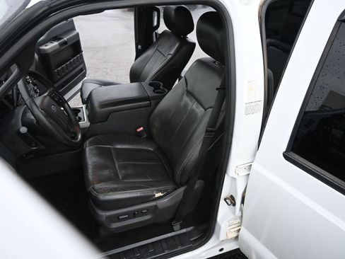 Used 2015 Ford F350 Lariat w/ Lariat Interior Package image 13