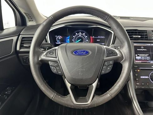 Used 2016 Ford Fusion Titanium FWD image 18