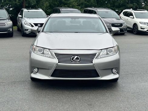 Used 2015 Lexus ES 350 w/ Luxury Package FWD image 2