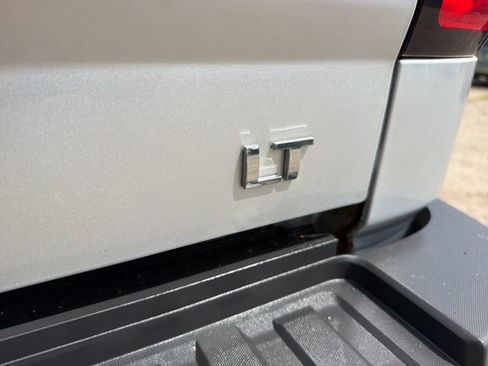 Used 2018 Chevrolet Silverado 2500 LT AWD/4WD image 10