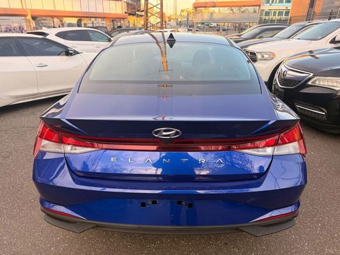 Used 2023 Hyundai Elantra SE image 6