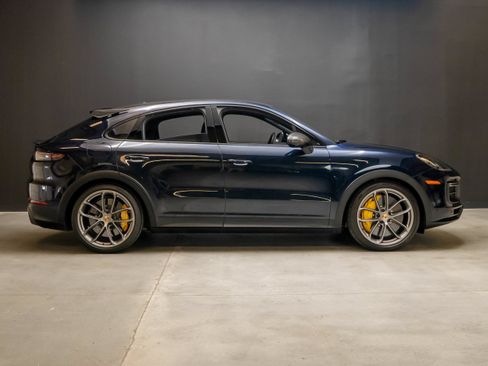 Used 2022 Porsche Cayenne Turbo GT AWD/4WD image 8