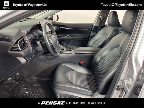 Used 2024 Toyota Camry SE image 18