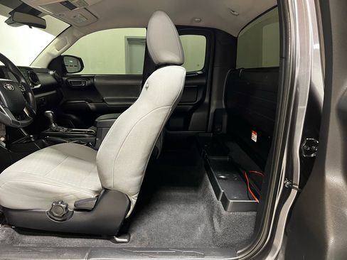 Used 2020 Toyota Tacoma SR image 17