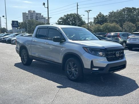 Certified 2025 Honda Ridgeline Sport image 8