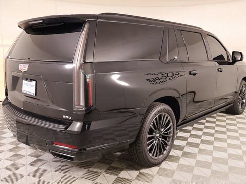Used 2025 Cadillac Escalade ESV Sport Platinum w/ LPO, Floor Liner Package AWD/4WD image 24