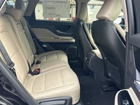 New 2025 Lincoln Corsair AWD image 12