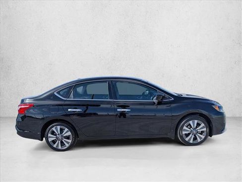 Used 2019 Nissan Sentra SV w/ Special Edition Package FWD image 4