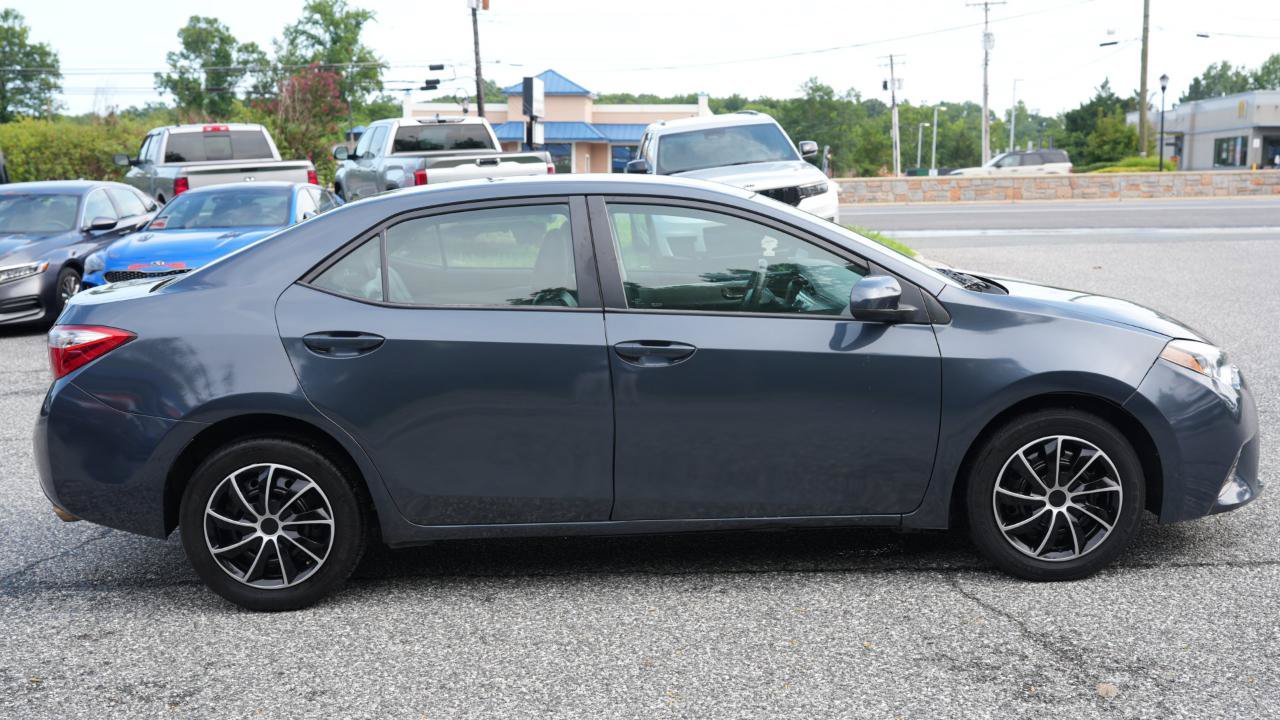 Used 2016 Toyota Corolla LE FWD image 4