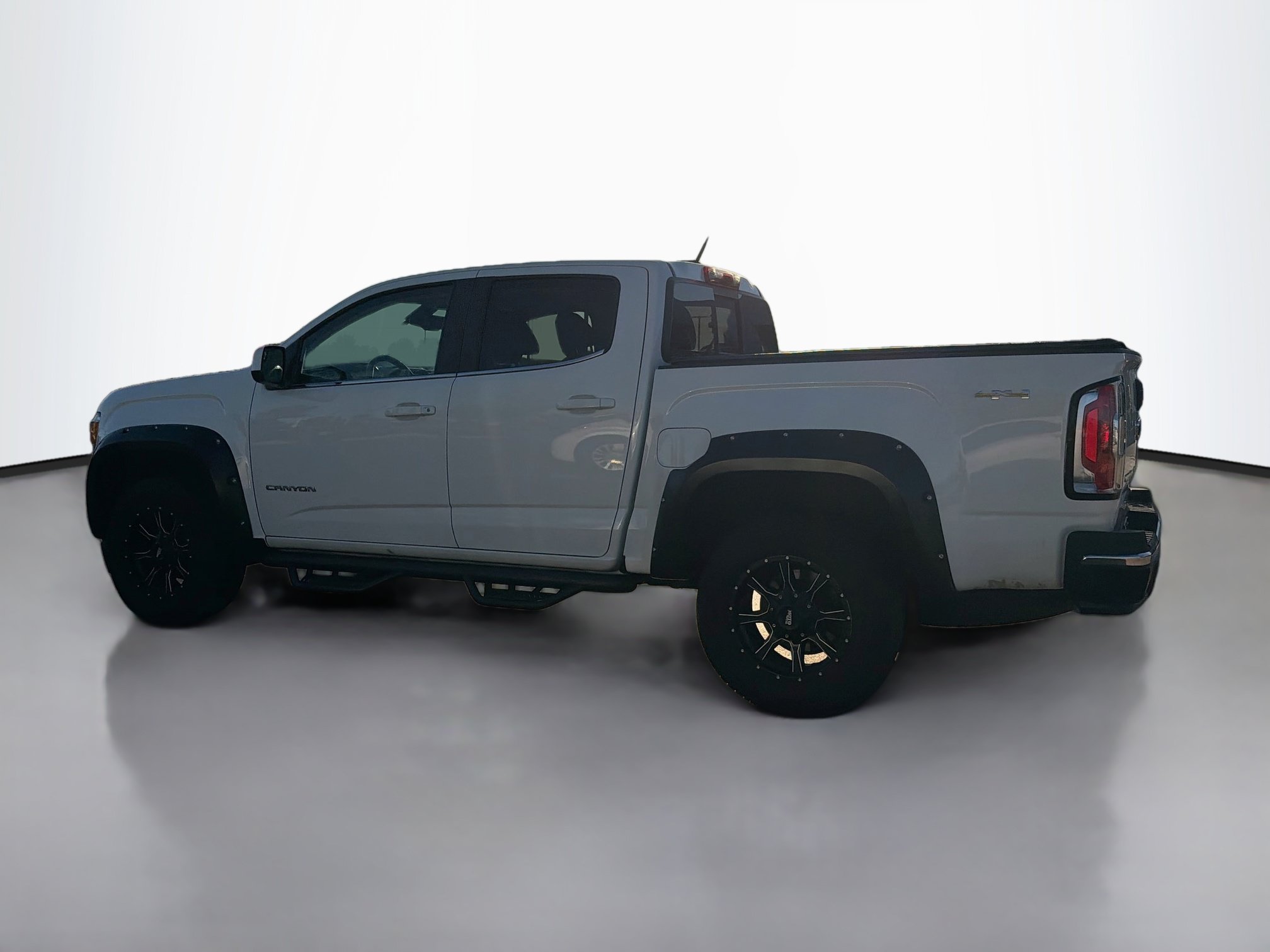 Used 2016 GMC Canyon SLE w/ SLE Convenience Package AWD/4WD image 4